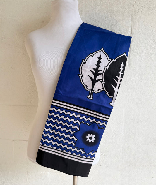Leaves Ibhayi lamadlozi. Ancestral fabric