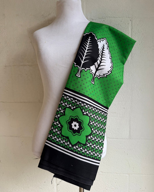 Leaves Ibhayi lamadlozi. Ancestral fabric