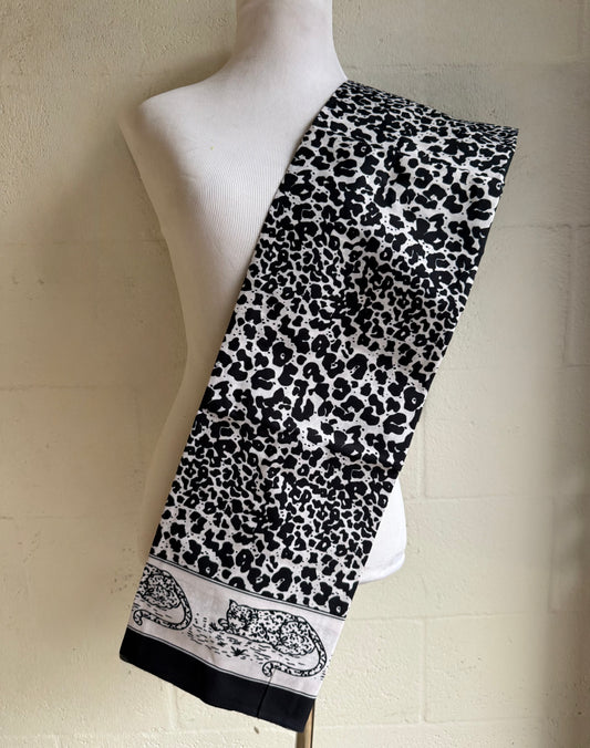 Orange Leopard Ibhayi lamadlozi. Ancestral fabric